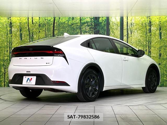 Toyota PRIUS 2024-04 8008711-16