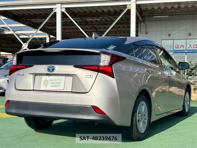 Toyota PRIUS 2019-01 8008805-1