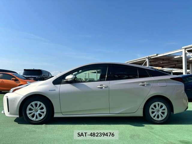 Toyota PRIUS 2019-01 8008805-18