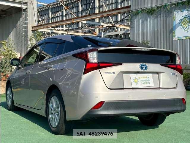Toyota PRIUS 2019-01 8008805-3