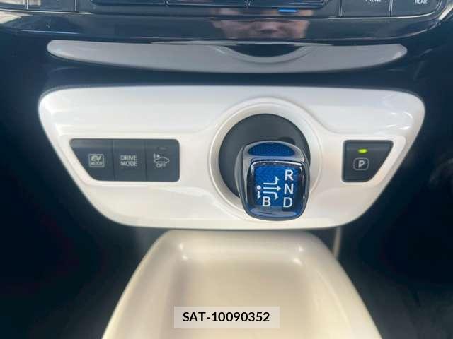 Toyota PRIUS 2016-01 8010342-14