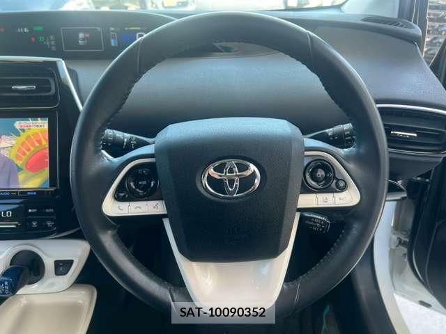 Toyota PRIUS 2016-01 8010342-15
