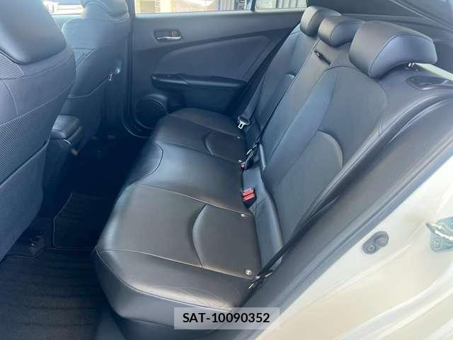 Toyota PRIUS 2016-01 8010342-8