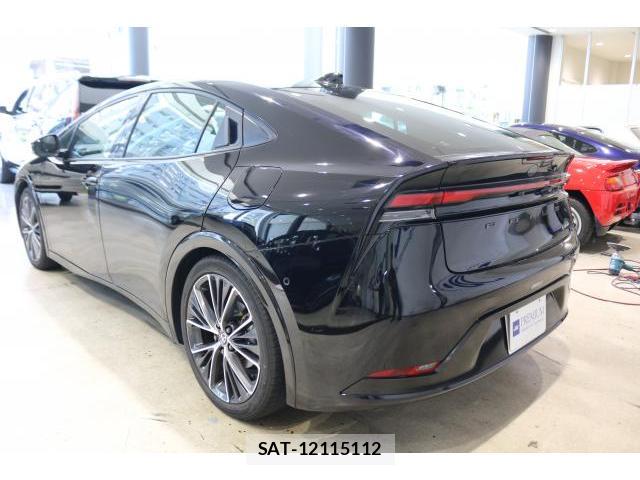 Toyota PRIUS 2023-07 8010462-11
