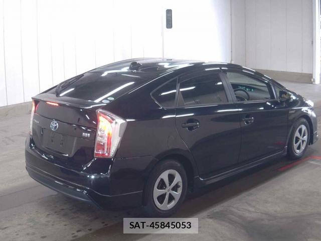 Toyota PRIUS 2015-03 8010482-4