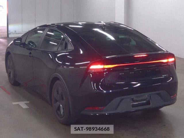 Toyota PRIUS 2024-01 8010486-1