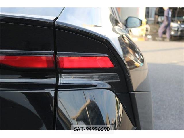 Toyota PRIUS 2023-06 8010797-11