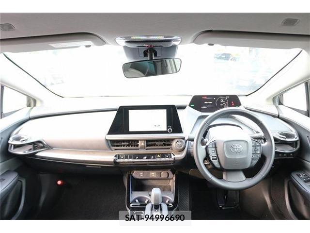 Toyota PRIUS 2023-06 8010797-16