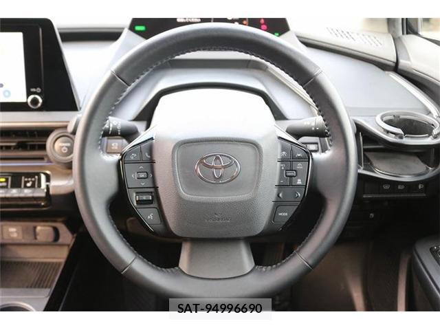 Toyota PRIUS 2023-06 8010797-17