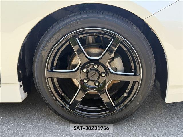 Toyota PRIUS 2013-02 8010876-13