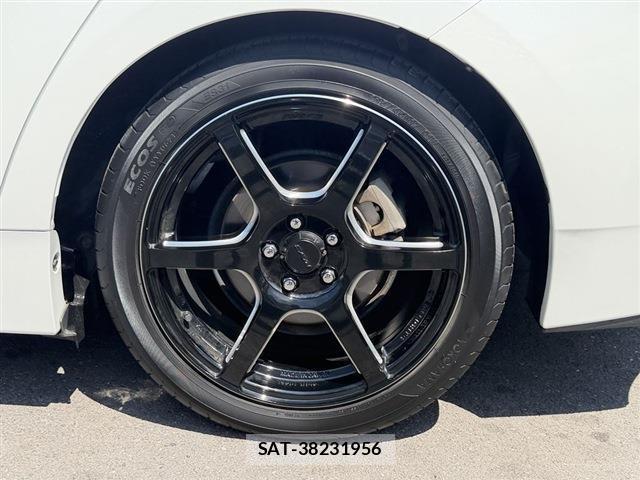 Toyota PRIUS 2013-02 8010876-15