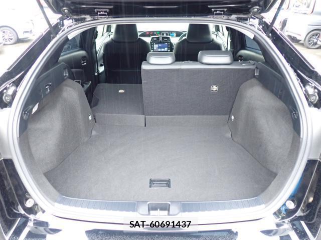 Toyota PRIUS 2021-11 8010898-11