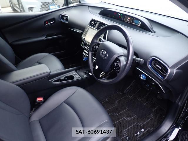 Toyota PRIUS 2021-11 8010898-5