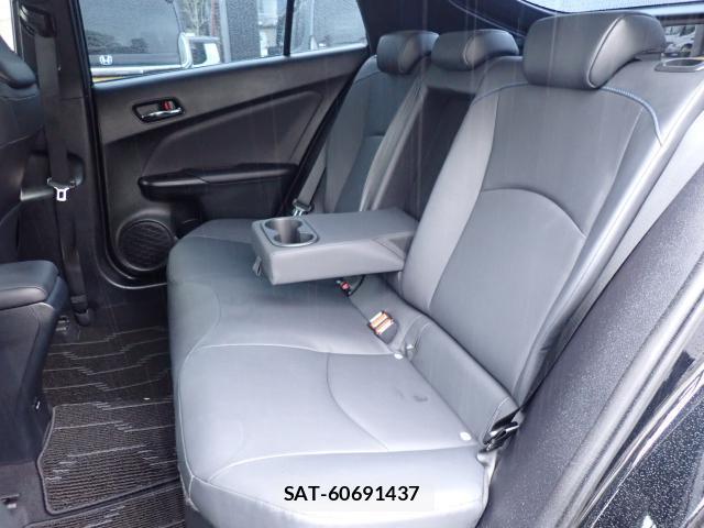 Toyota PRIUS 2021-11 8010898-7