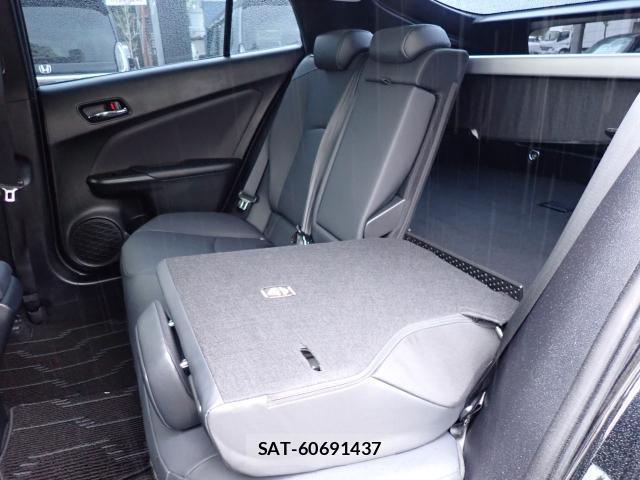 Toyota PRIUS 2021-11 8010898-8