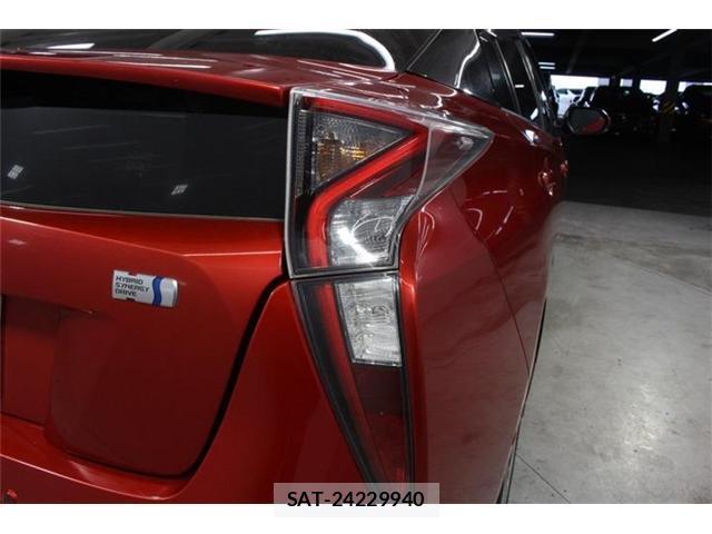 Toyota PRIUS 2016-04 8011331-18