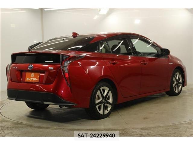 Toyota PRIUS 2016-04 8011331-4