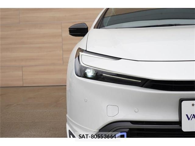 Toyota PRIUS 2023-07 8011935-16