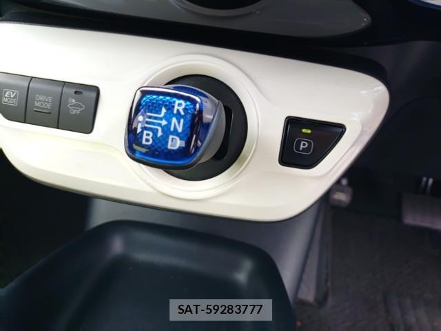 Toyota PRIUS 2017-07 8012095-11