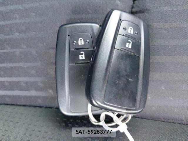 Toyota PRIUS 2017-07 8012095-14