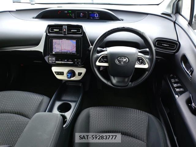 Toyota PRIUS 2017-07 8012095-2