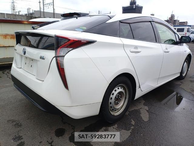 Toyota PRIUS 2017-07 8012095-4