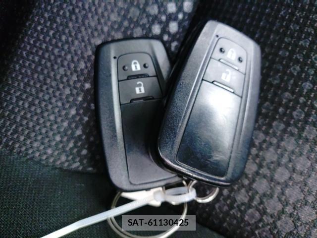 Toyota PRIUS 2021-07 8012103-14