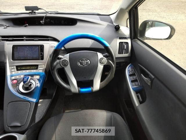 Toyota PRIUS 2013-07 8012105-2
