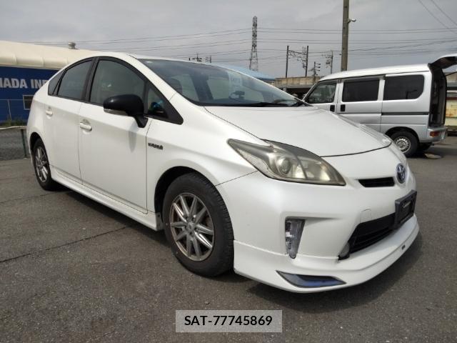 Toyota PRIUS 2013-07 8012105-3