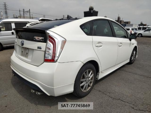 Toyota PRIUS 2013-07 8012105-4