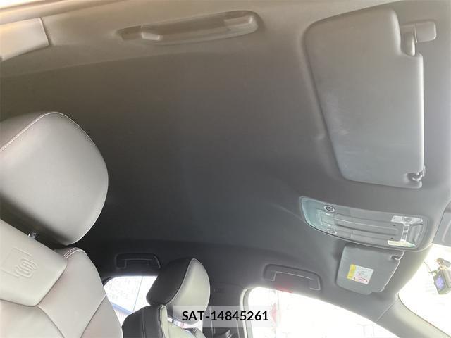 Audi Q3 2021-10 8005808-11