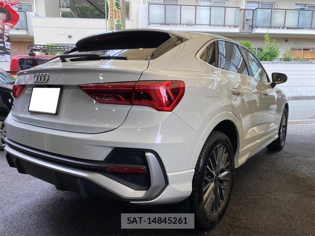 Audi Q3 2021-10 8005808-12