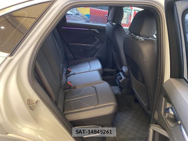 Audi Q3 2021-10 8005808-13