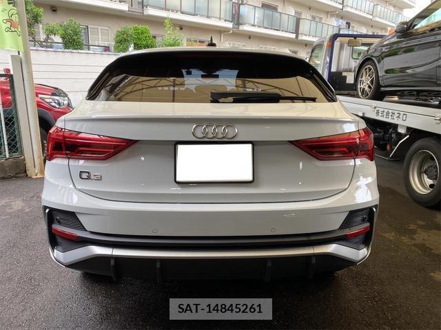 Audi Q3 2021-10 8005808-2