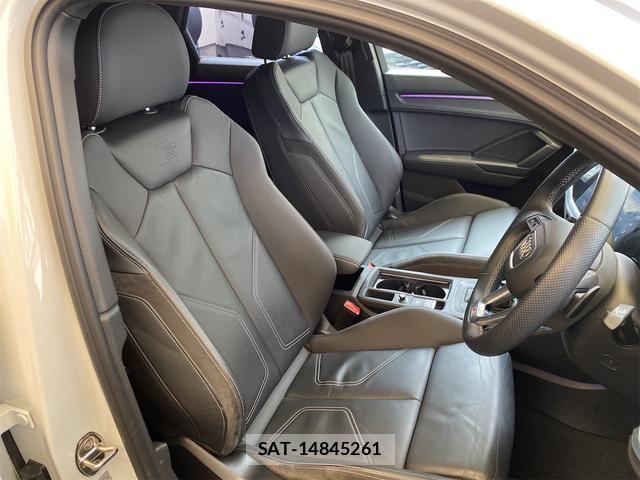 Audi Q3 2021-10 8005808-7
