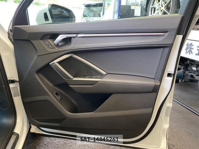 Audi Q3 2021-10 8005808-8