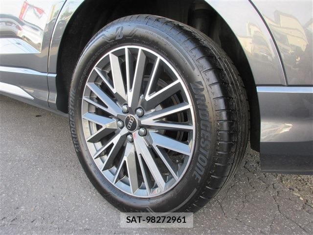 Audi Q3 2024-04 8007079-5