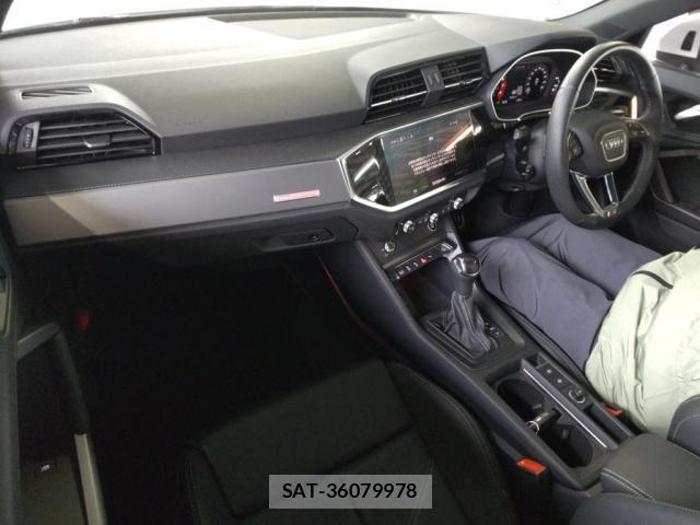 Audi Q3 2023-08 8009116-2
