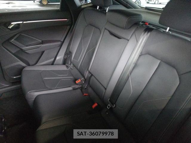 Audi Q3 2023-08 8009116-3