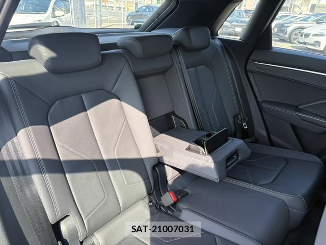 Audi Q3 2024-08 8006935-4