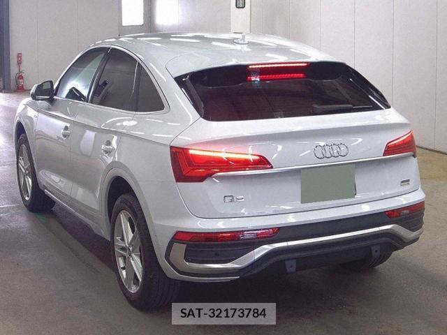Audi Q5 2021-11 8009127-1