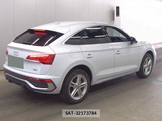 Audi Q5 2021-11 8009127-4