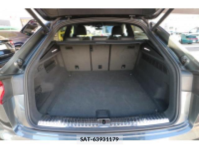 Audi Q8 2019-09 8010960-17