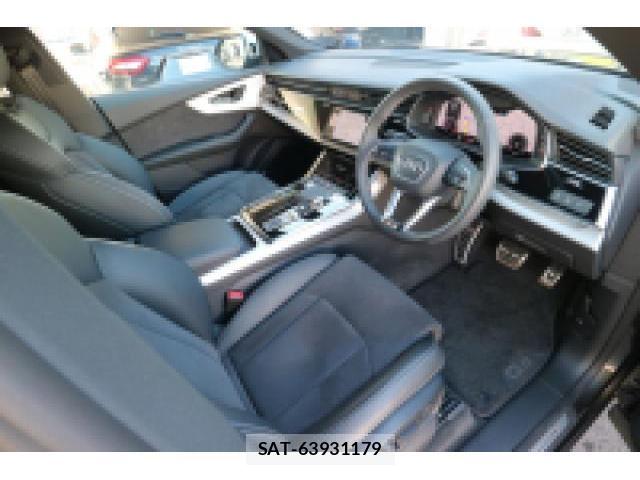 Audi Q8 2019-09 8010960-7