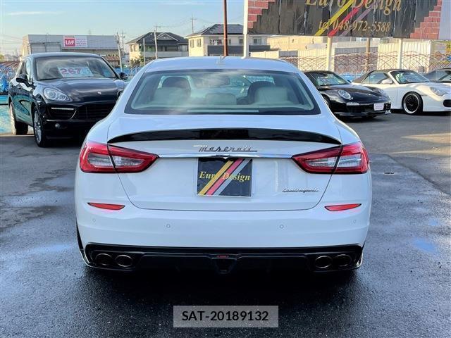 Maserati QUATTROPORTE 2014-09 8004683-1
