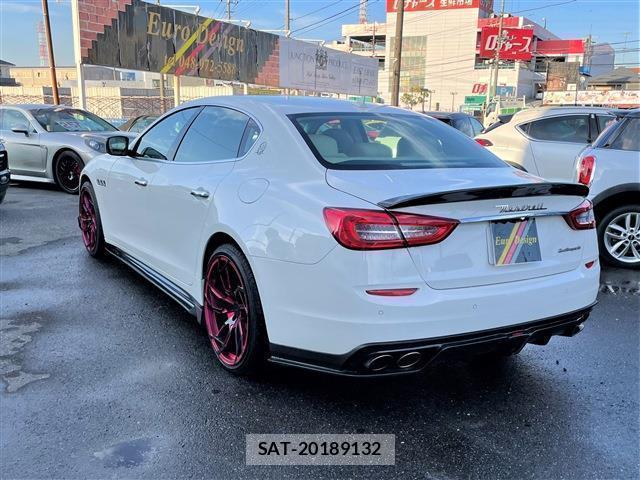 Maserati QUATTROPORTE 2014-09 8004683-14
