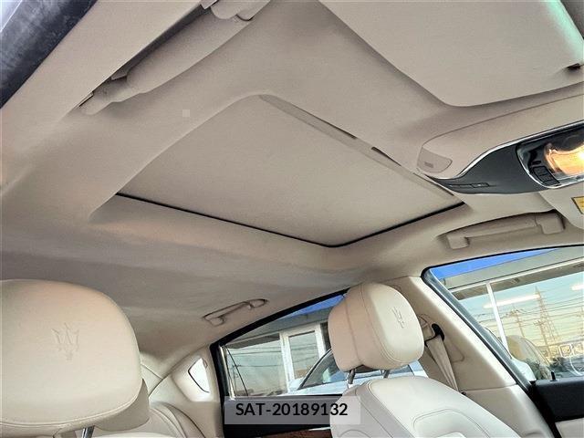 Maserati QUATTROPORTE 2014-09 8004683-16