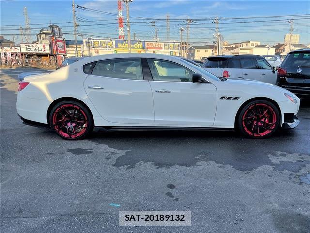 Maserati QUATTROPORTE 2014-09 8004683-3