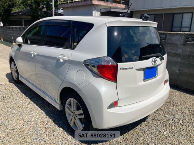 Toyota RACTIS 2011-10 8007906-1