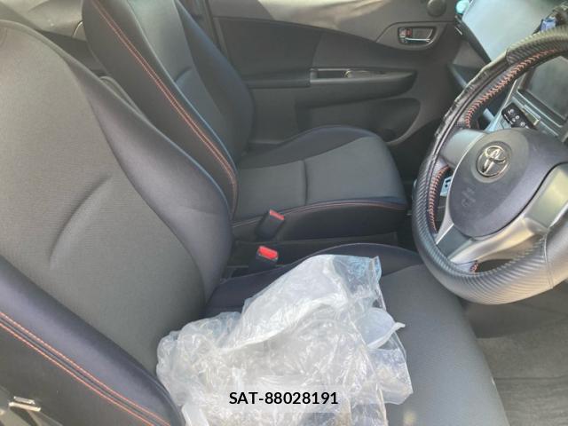 Toyota RACTIS 2011-10 8007906-11